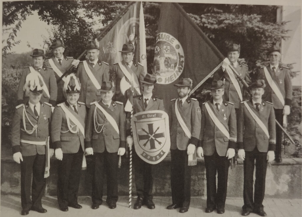 1990 – Offiziere der Schützenbruderschaft St. Vitus Bühne.
